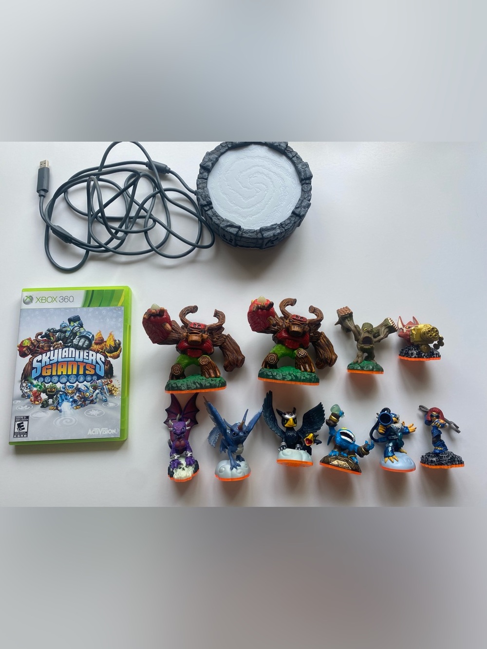 🎮 Skylanders Giants Xbox 360 Bundle - Portal, Game & 10 Characters